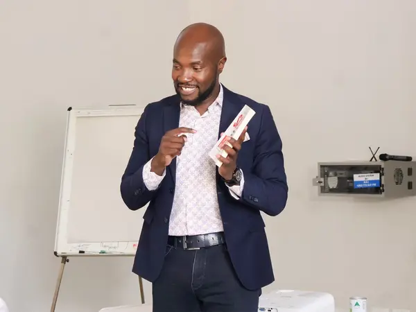 You Can’t Sell Me a $300,000 House with One WhatsApp Message – I’m Not That Easy!