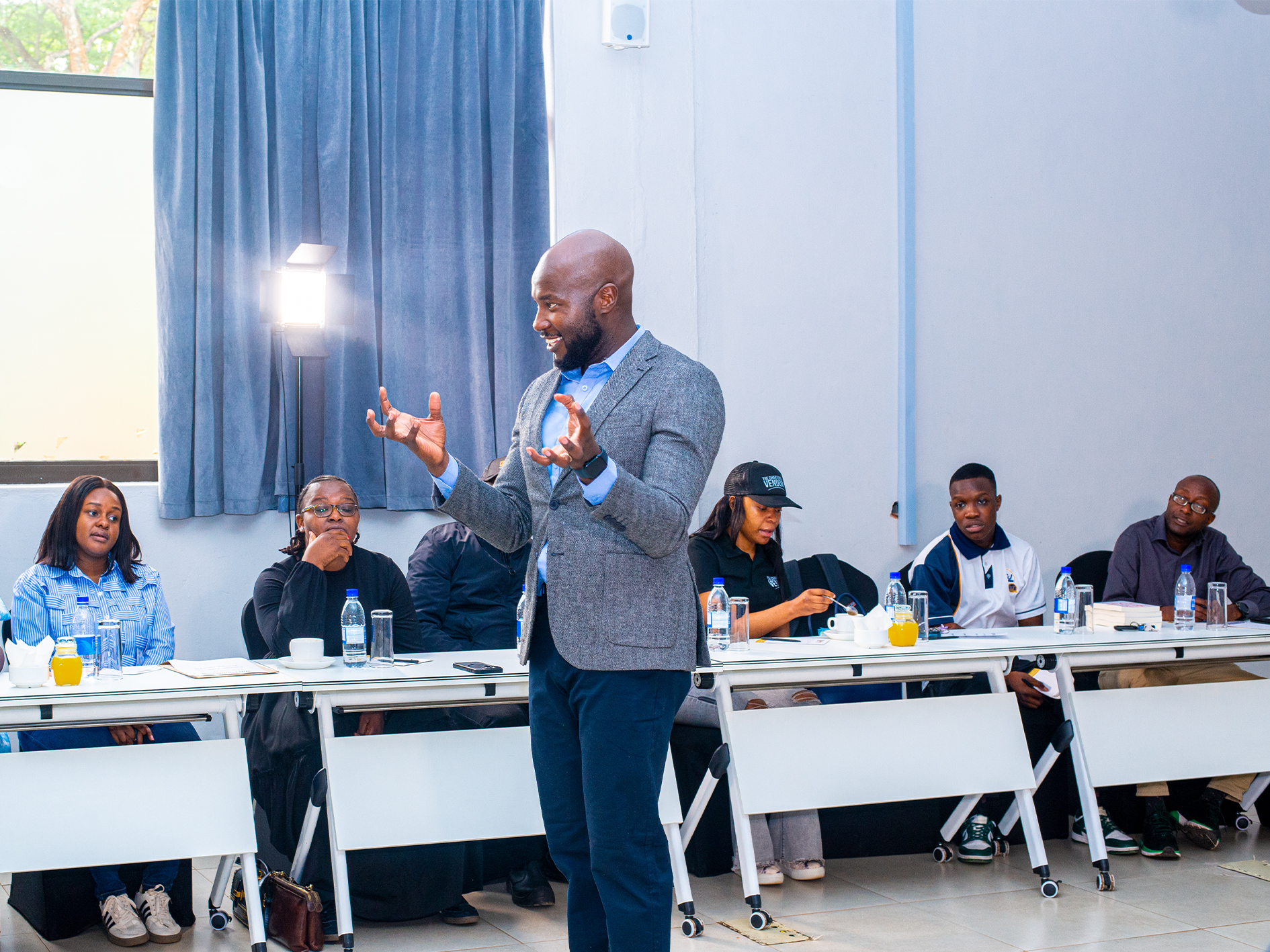  THE POWER OF SOCIAL MEDIA: HOW A SENEGALESE MAN SOLD ME IN INDIA!